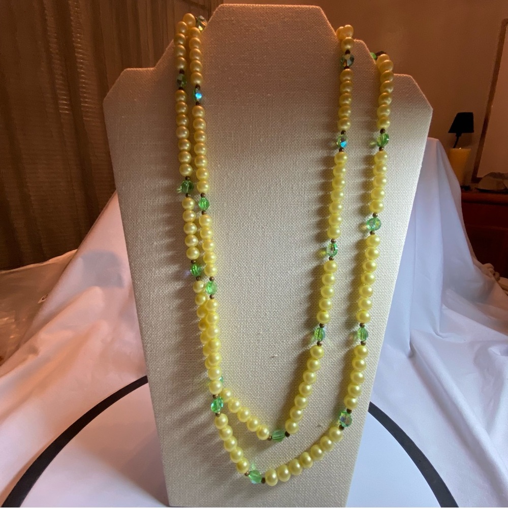 Vintage Pearl and Green Crystal Necklace.